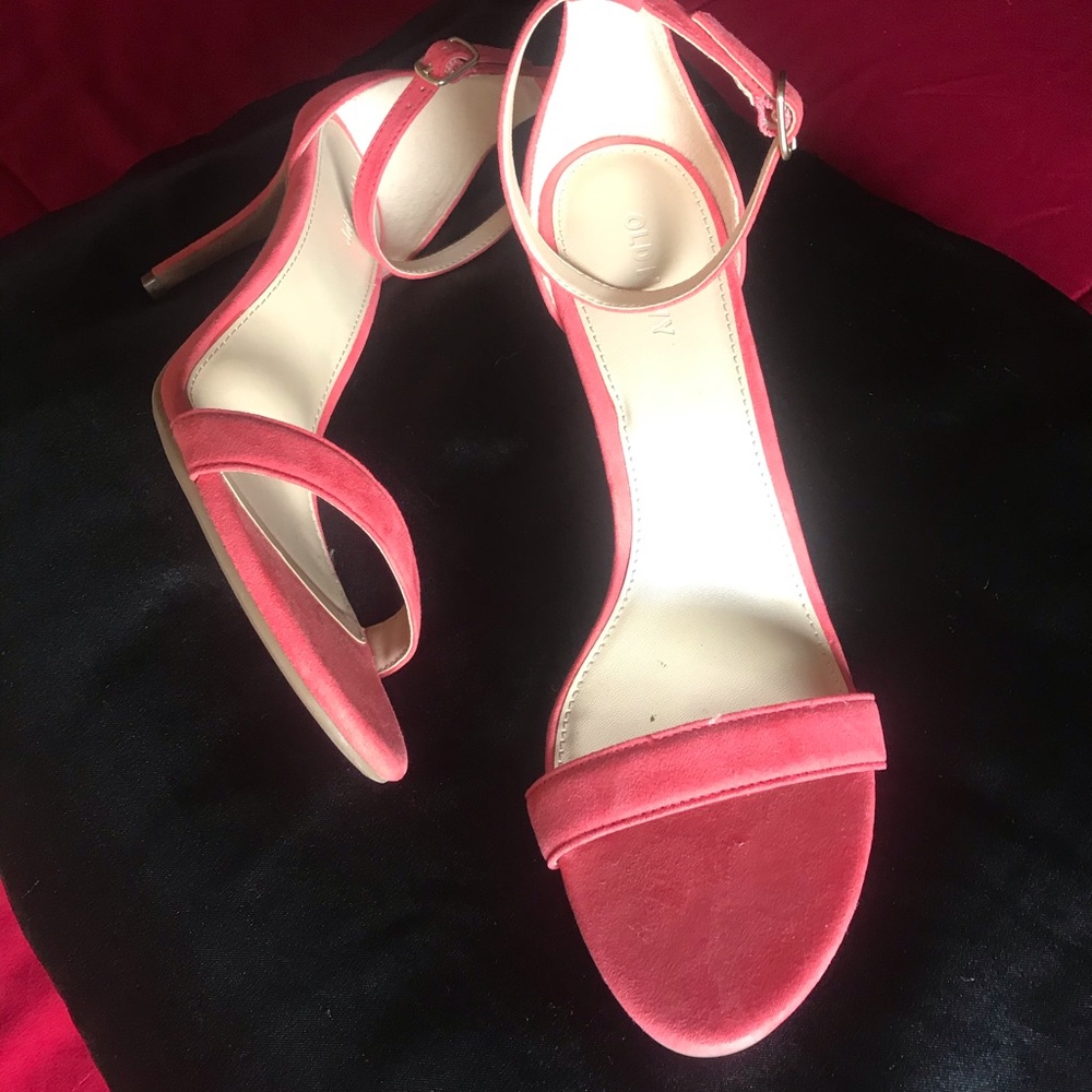 ❣️🖤NWOT🖤 ❣️ PEACH COLORED FAUX SUEDE - HEELS - Picture 3 of 6